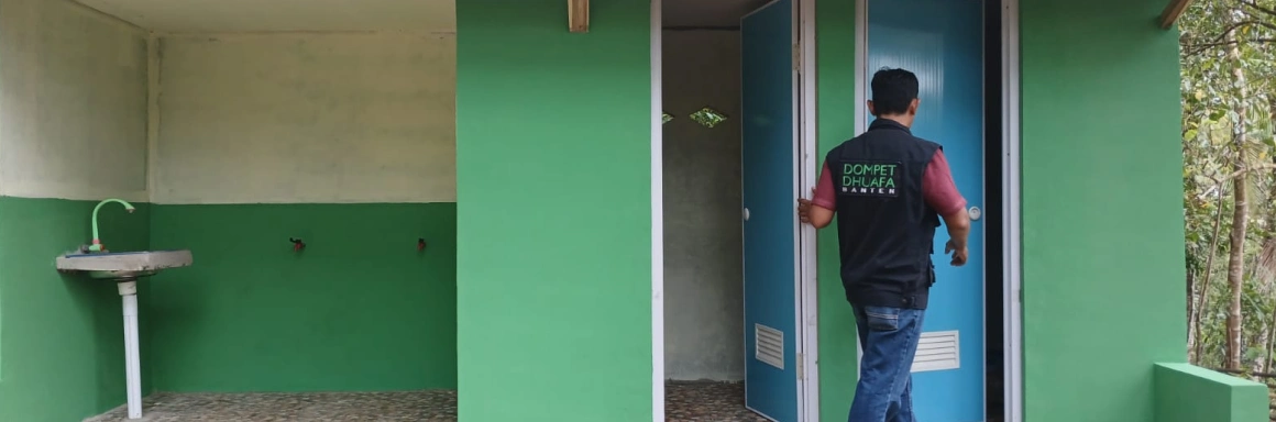 XM爱心资助学校改造翻新卫生间(图2) XM爱心资助学校改造翻新卫生间(图2)